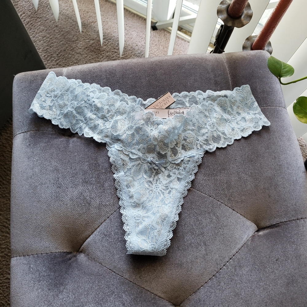Victoria's secret thong size medium nwt